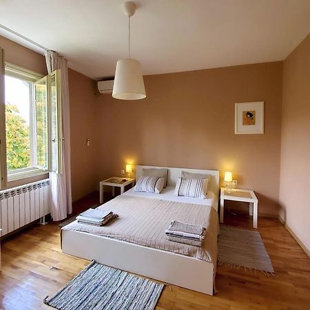 Sunny Central Apartment София Екстериор снимка