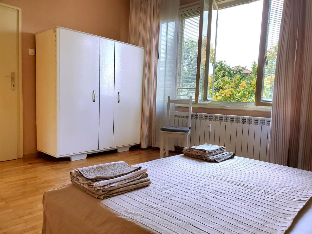 Sunny Central Apartment София Екстериор снимка