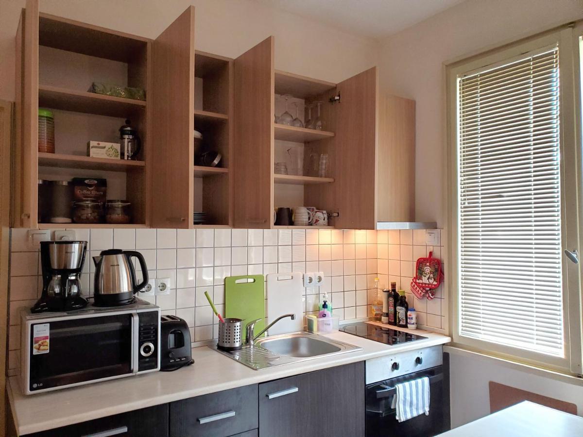 Sunny Central Apartment София Екстериор снимка