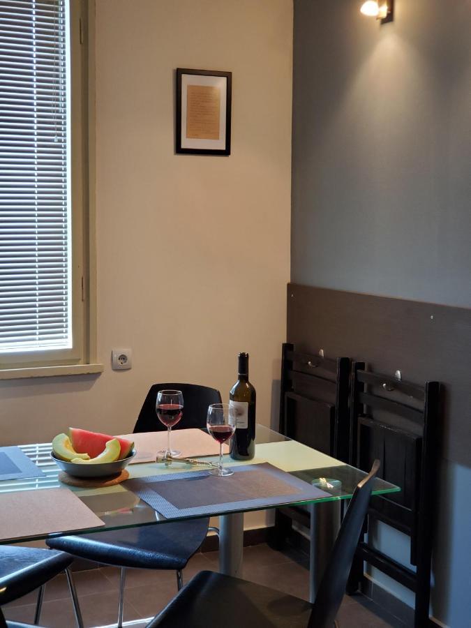 Sunny Central Apartment София Екстериор снимка