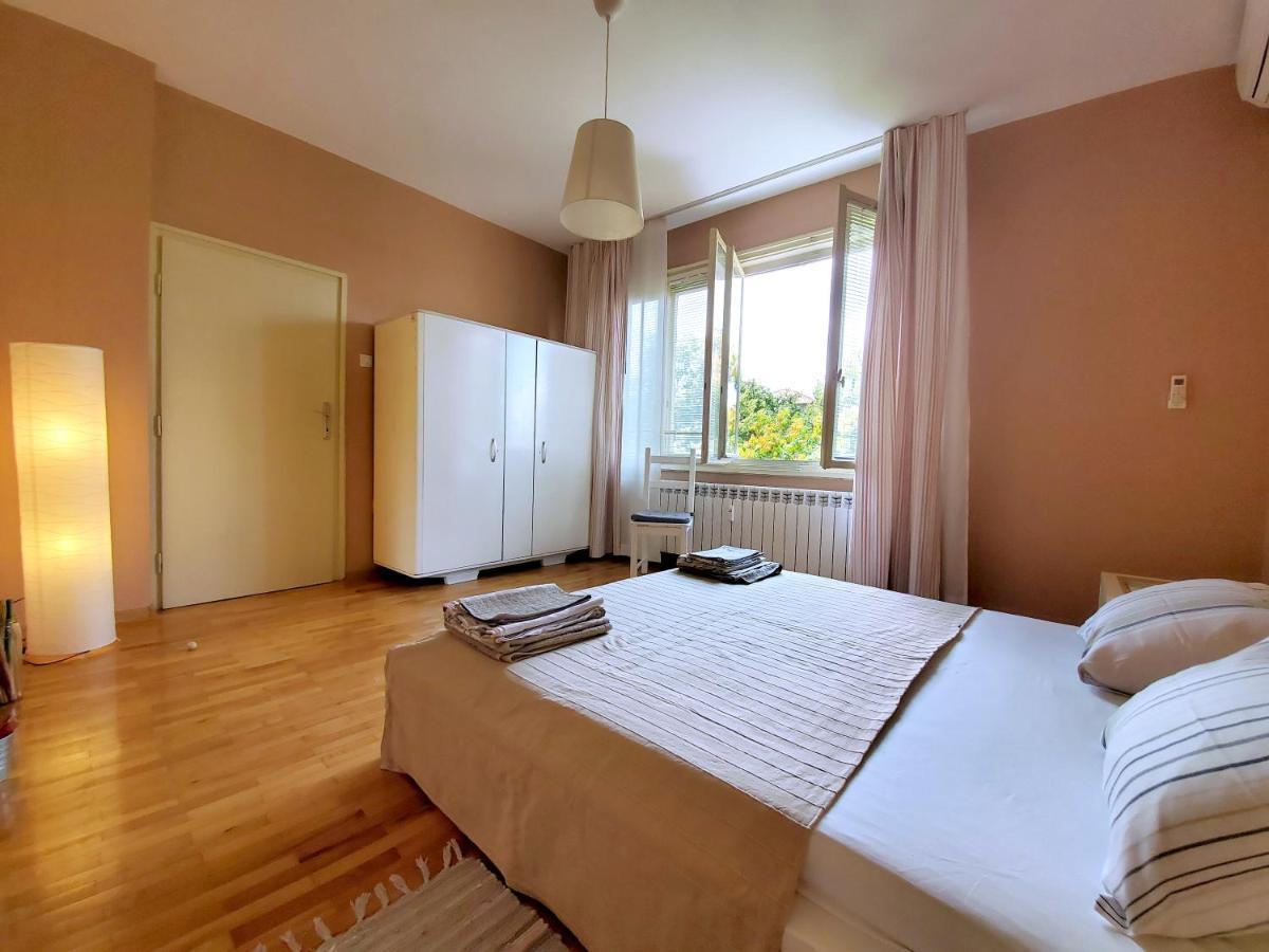 Sunny Central Apartment София Екстериор снимка